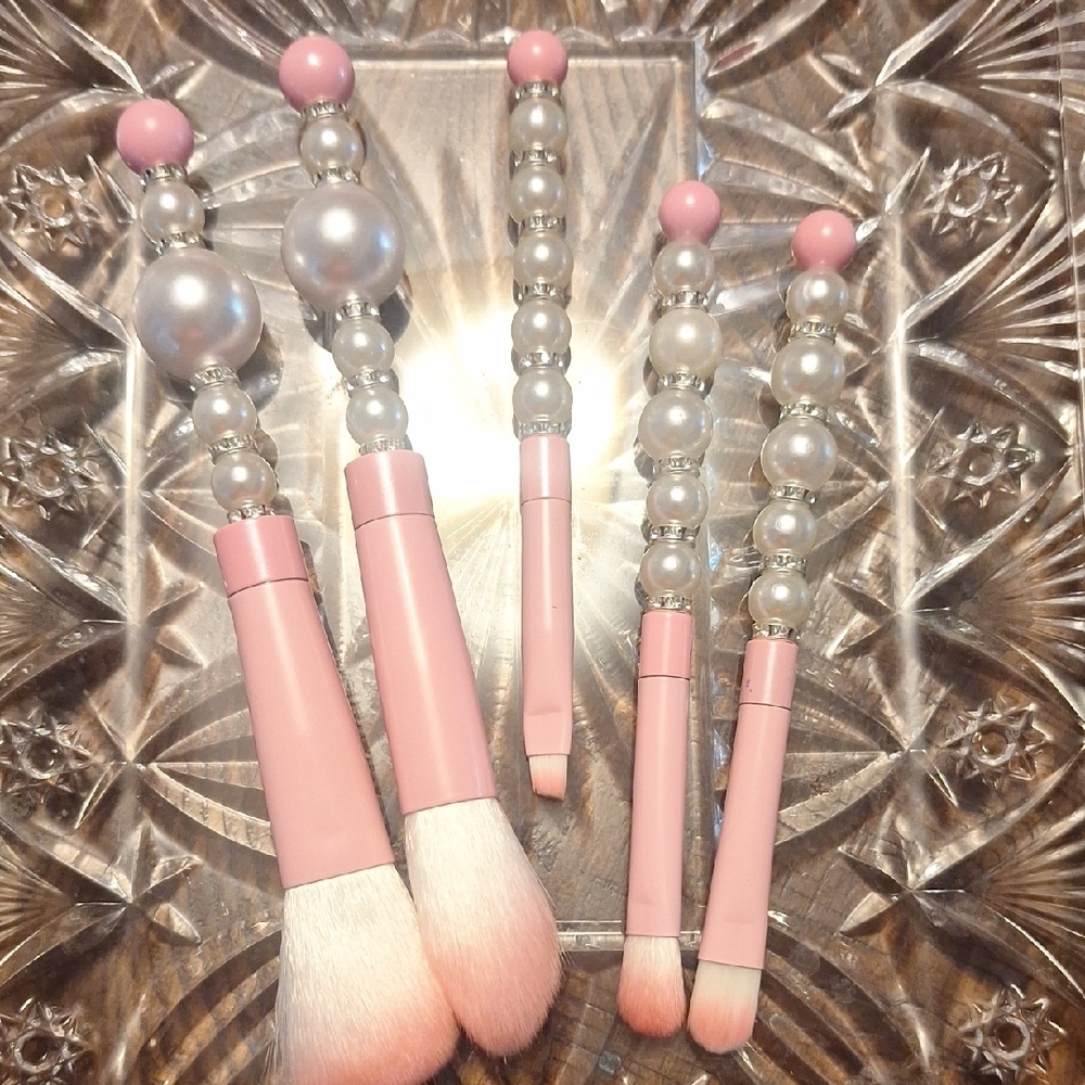 Elegant Pink and Pearl Makeup Brush Set